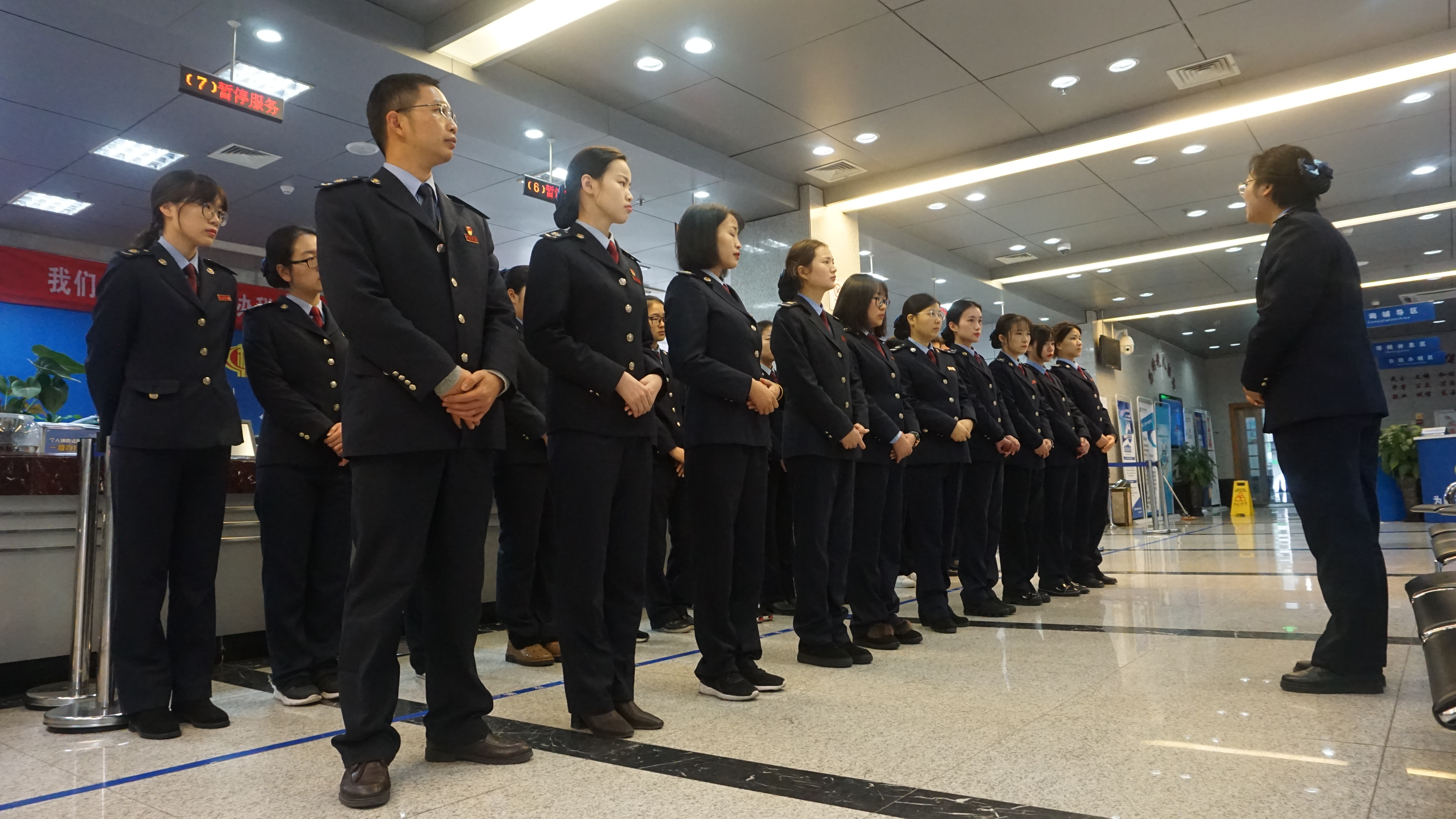 美女换衣服视频素材下载,正版实拍美女换衣服视频素材网站_凌点视频素材网