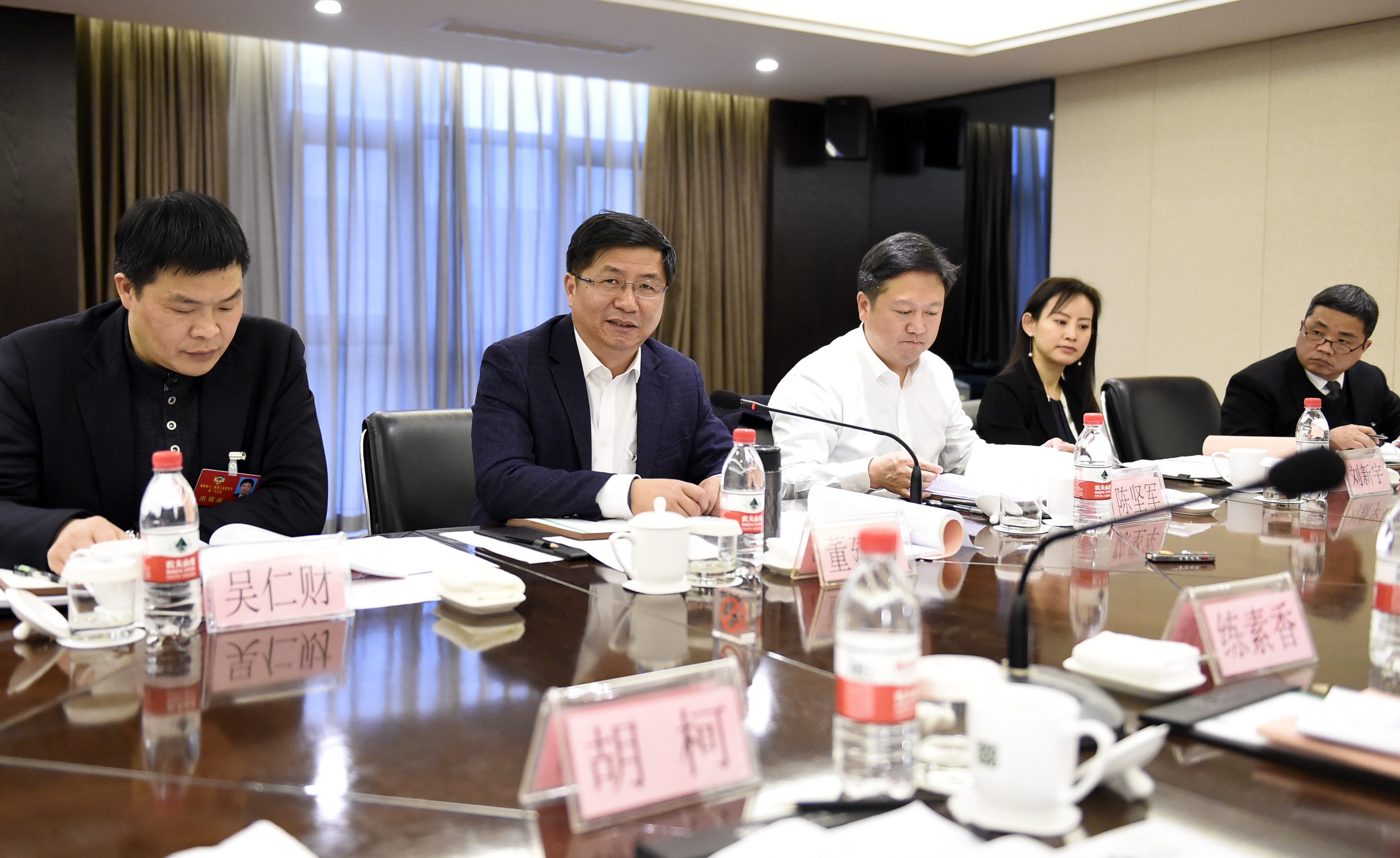 寒冬里,新老委员履职热情高