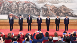 中央政治局常委同记者见面